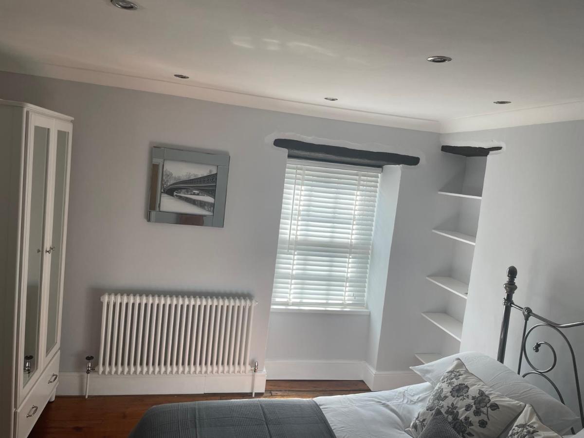 17 Eastgate Villa Cowbridge Exterior photo